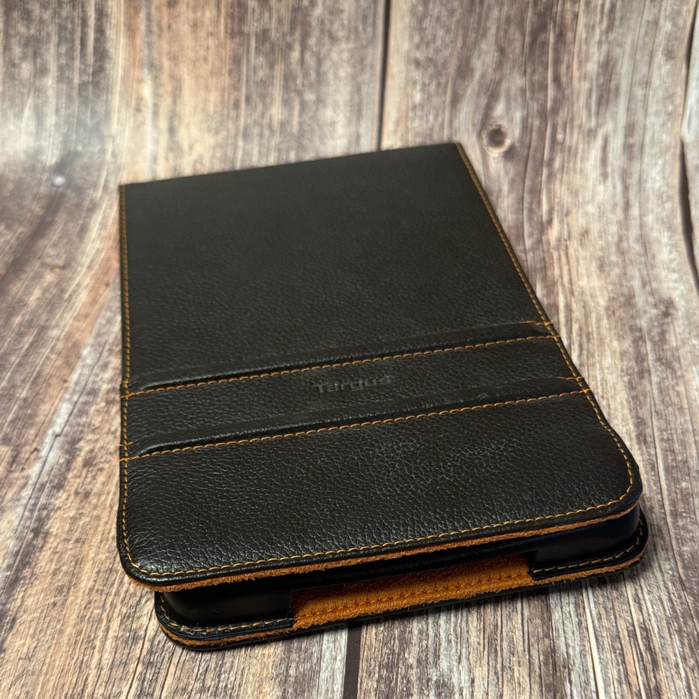 Preowned Targus Brown Tablet Cover Item #PHK2579